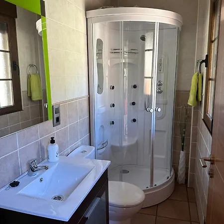 Holiday home Casa Miravalles Fornela Guimara