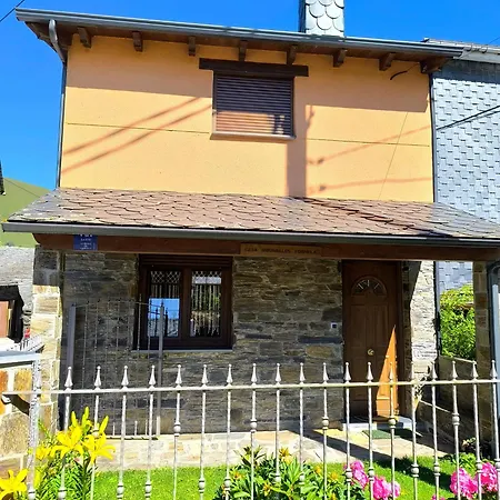 Holiday home Casa Miravalles Fornela Guimara